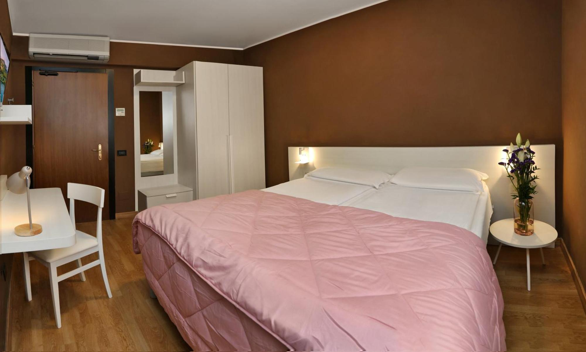 Albergo All'Ancora Garda  Exterior foto