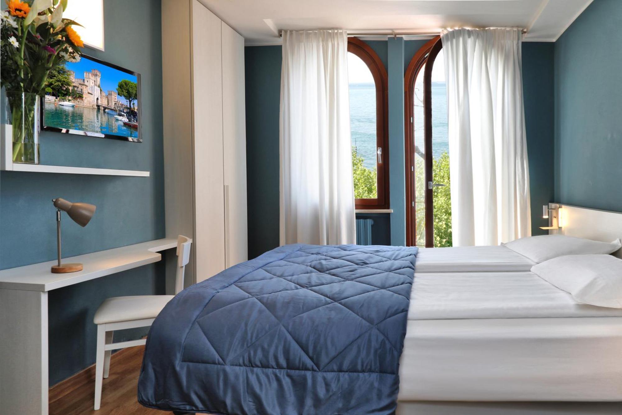 Albergo All'Ancora Garda  Exterior foto