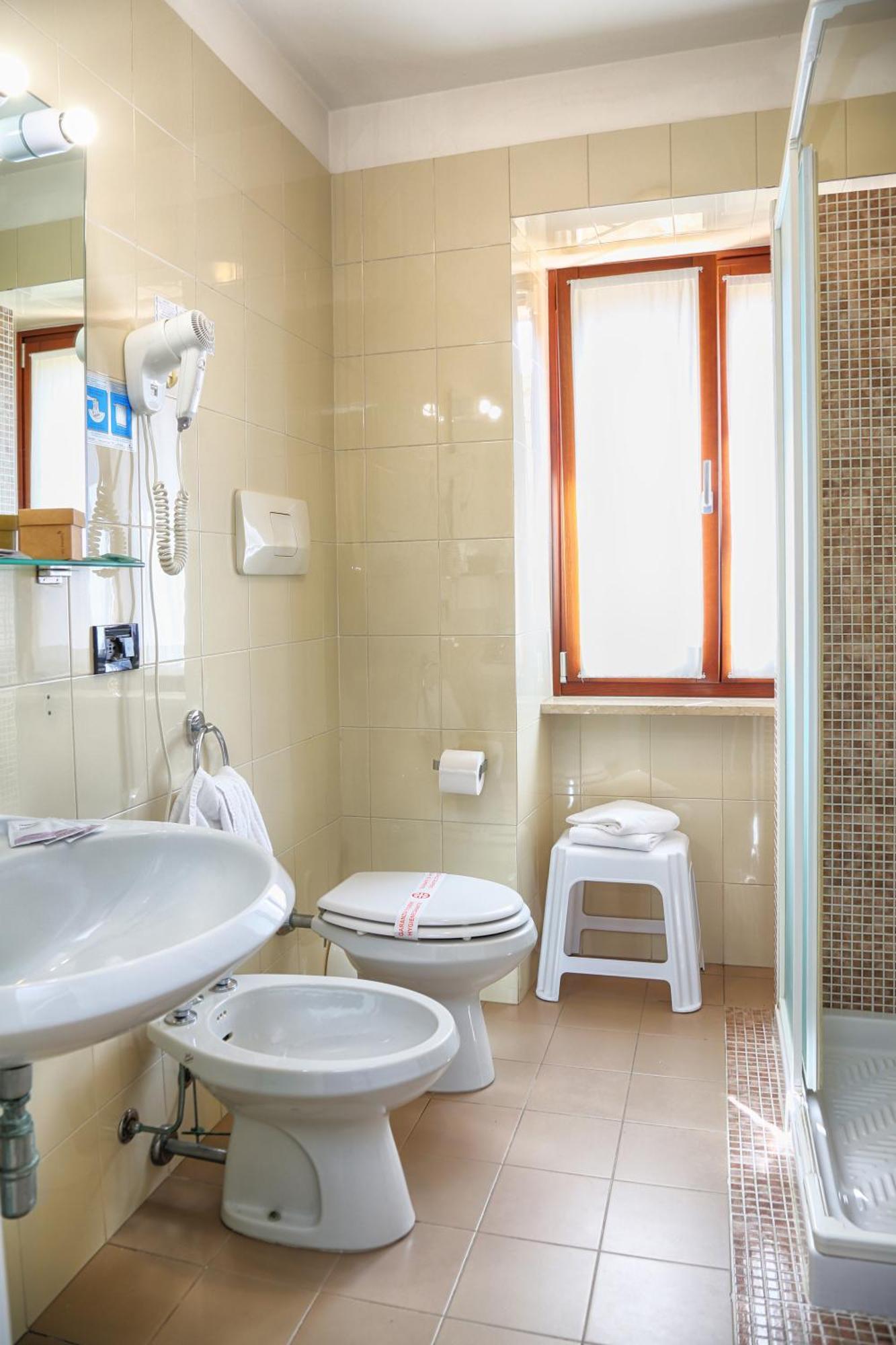 Albergo All'Ancora Garda  Exterior foto