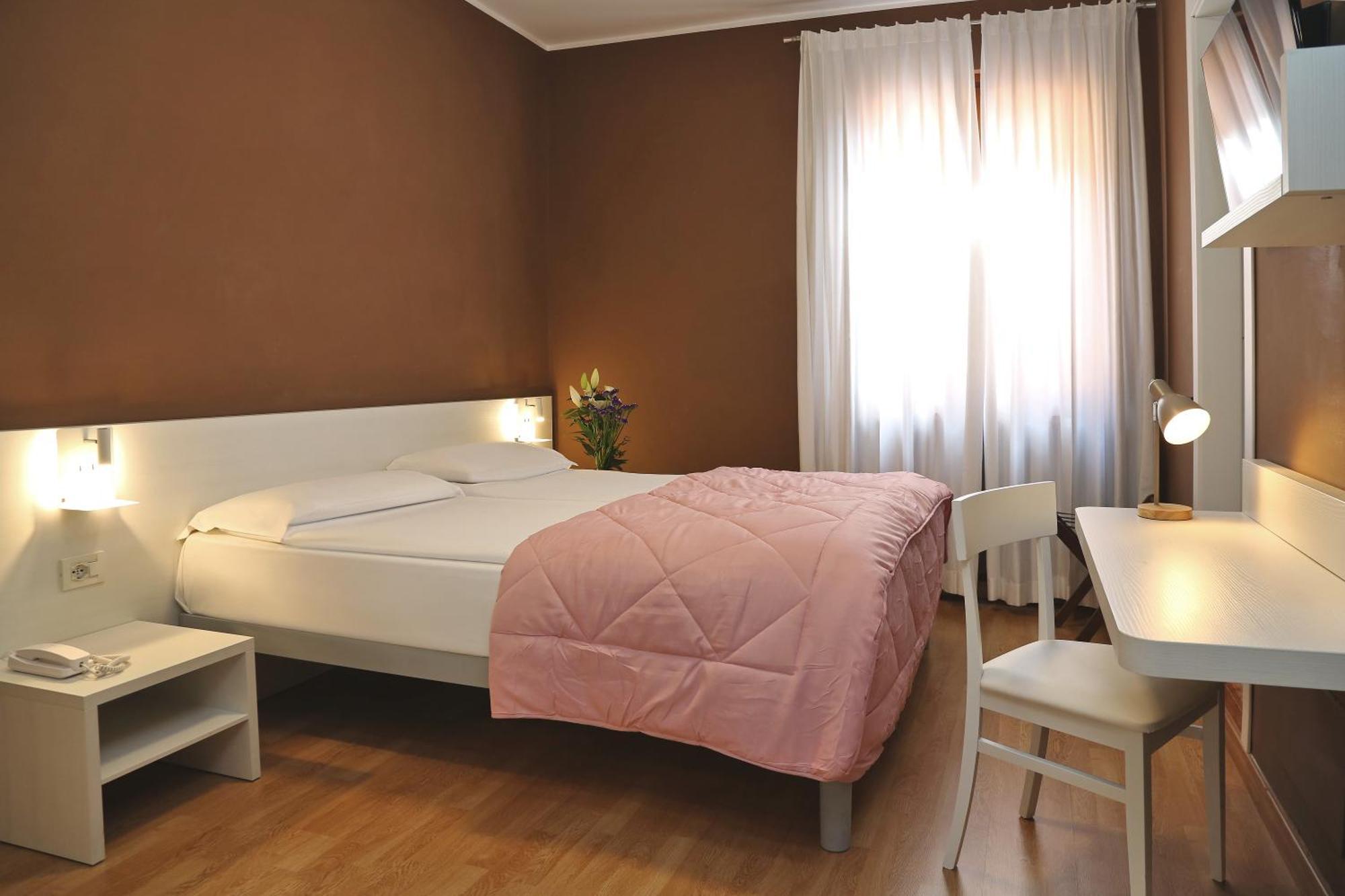 Albergo All'Ancora Garda  Exterior foto