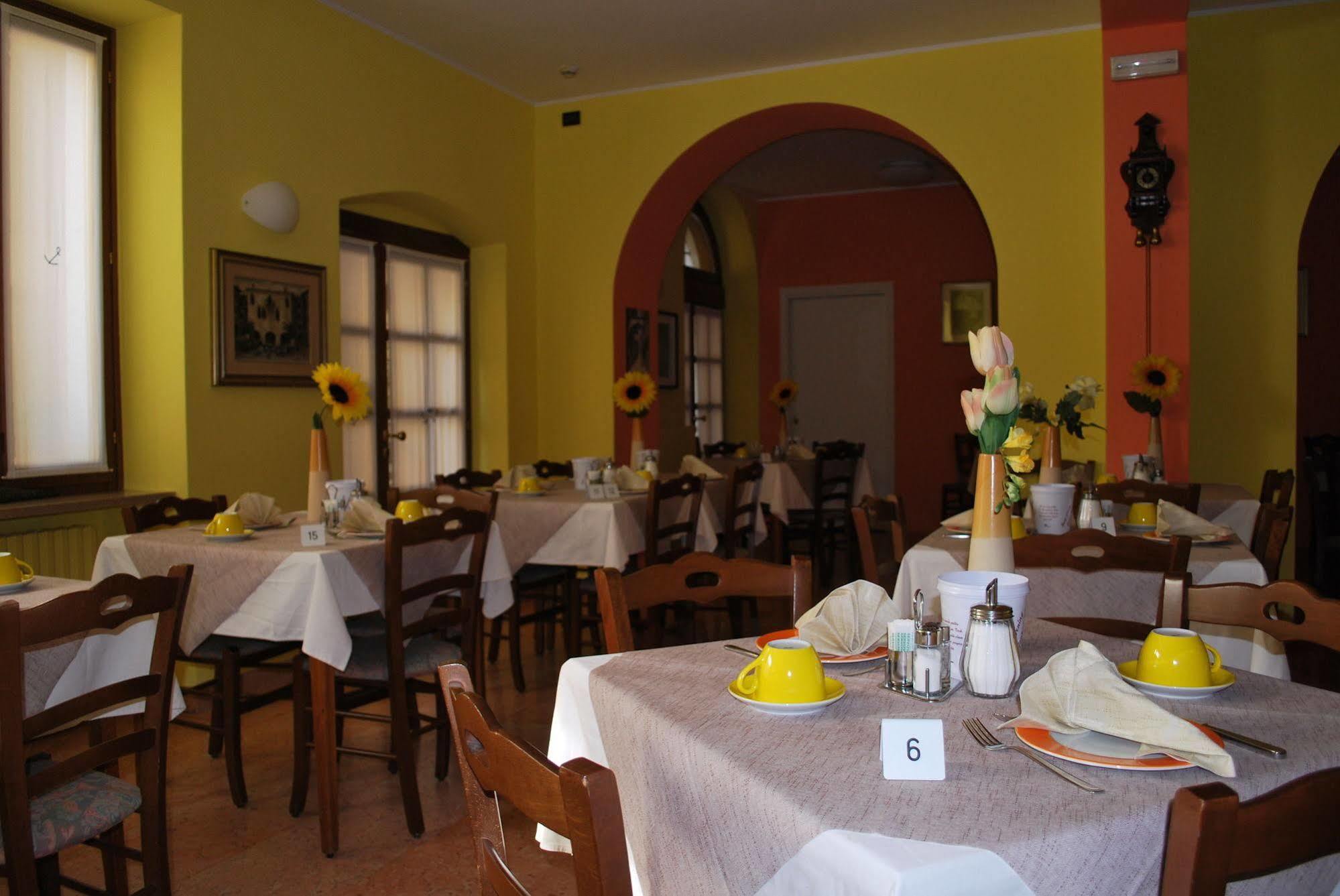 Albergo All'Ancora Garda  Exterior foto